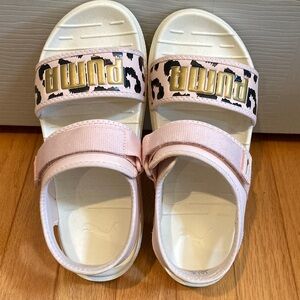 EUC Puma sandals